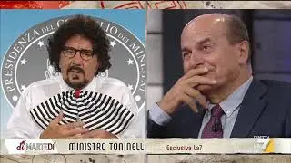 Gene Gnocchi è il ministro Toninelli: Torino se non ci fosse l'Appendino sarebbe in declino!