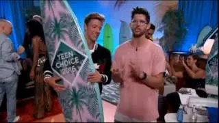 Cameron Dallas Wins Choice Media King (Teen Choice Awards 2016)