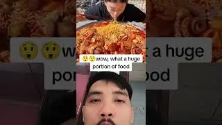 This girl eats incredibly much #eat #noodles #eatalot #mukbang #snails #chinesefood #america #short