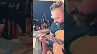 Neat! #guitar #guitarsolo #acousticguitar #music #guitarist #guitarplayer #guitars