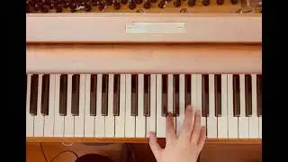 Cross Hand Tonic Triad: C Major 