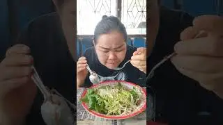 มากินขนมจีนน้ำยาป่าร้อนๆแก้มผักสดเยอะๆแซ่บๆนำกันจ้า