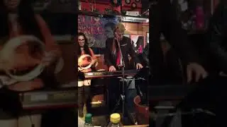 Felix Pando y EL EXTRAÑO DEL PELO LARGO en Mar del Plata. 50 años después