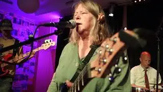 Hemmafru Blues - Karin Asklund & ofullständiga rättigheter