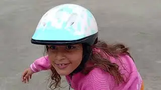 gente eu no segundo dia andando de patins 😃