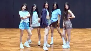 NewJeans 