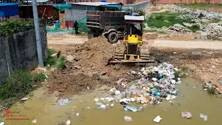 The Best New Active Expert Dozer Medium komats'u Push Drop Soil Rock In Water Made Road With Trucks