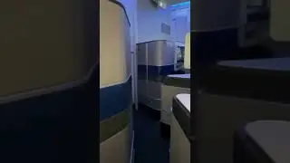UA Boeing 787 Polaris Business has great privacy #unitedairlines #polaris #businessclass