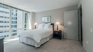 Tour a Suite Home Chicago Studio in the Loop!