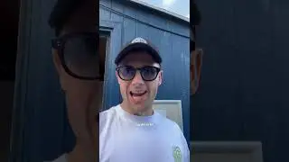 Sidste &aring;rs Plads til forskelle ambassad&oslash;r Benjamin Hav er hoppet i &aring;rets Klub Vidunderlig t-shirt.
