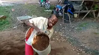The funniest Tanzanian working at Marwa's villa#iam_marwa #viral #subscribe.