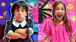 PINK vs BLACK | Qual cor &eacute; melhor? V&iacute;deos e Brincadeiras para Crian&ccedil;as com Maria Clara MC Divertida
