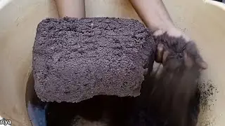 Crunchy Dusty Black 🖤 Sand Cement concrete crumble dipping in water 💦💦💦 paste play Asmr 