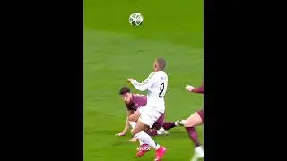 Mbappe vs Man City Defense 😂