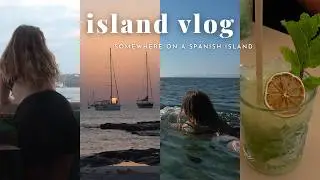 travel vlog | beach days, solo dinner date & reading ♡