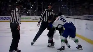 NHL Hockey fight - Jared McCann(Kraken) vs. Conor Garland(Canucks)