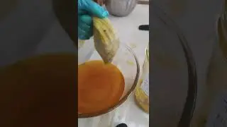 manual oil extraction... #dandelions #flowers  #oils #vegetableoil #extraction #handmade