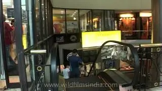 Inside the first Shopping Mall of South Delhi- Ansal Plaza