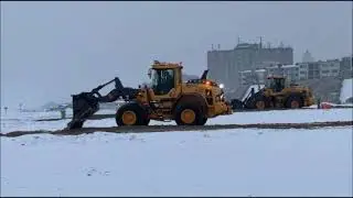 Sneeuw Bij Start Seizoen 2026 Opbouw Strandpaviljoens