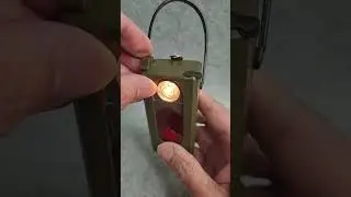 Vintage Military Mini Lantern Flashlight 1991&ndash;1992 Olive Drab Red Lens Works