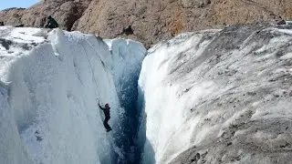 Glacier adventure: What colour is water?
