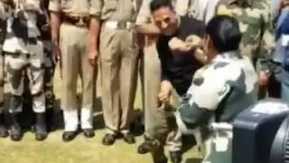 Akshay Kumar combat training with Indian Army