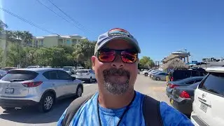 Siesta Key- Crescent beach parking to the beach