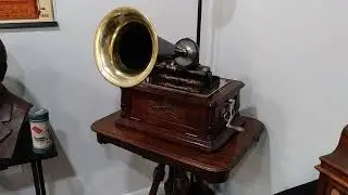 Columbia BC Graphophone Cylinder Phonograph
