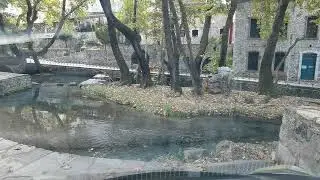 Στη Λιβαδειά περιήγηση στους δρόμους ψάχνοντας τις πηγές της Κρυας βρύσης