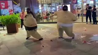 Funny Sumo inflatable costume dancing