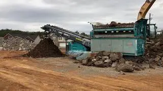 Powerscreen 750 Powertrak Scalping Screen