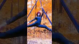 In my own aerial clown world ☁️🤡 #weridcore #clowncore #circus #aerialsilks #aerialsilkstricks