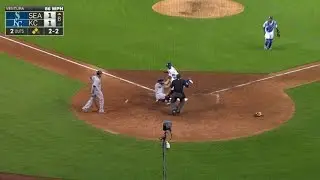 SEA@KC: Wild pitch, error allows two to score