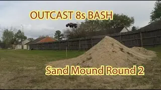 ARRMA OUTCAST 8s BASH vs Sand Mound Round #2