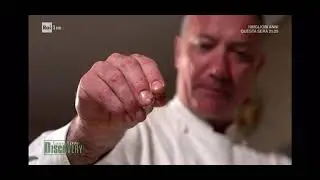 La salsa di noci al mortaio