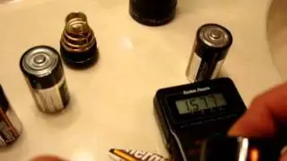 10 Year Old Energizer D Cell Alkaline Batteries Like New in Mag-Lite - Hurricane Irene