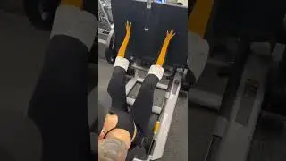🐓🍗Legday#chickenlegs#legworkout#chickensocks#training#gym #foryou