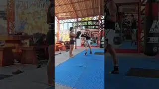 Round 2 with Kru Dream at Kiatsongrit Muay Thai gym January 13, 2026.