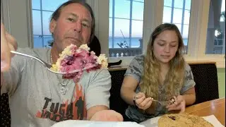 Dad & Daughter Reviews - Great Lakes Crunch Pie Review - Betty's Pies