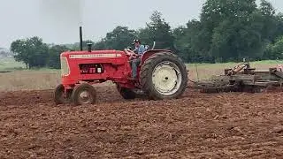 1962 Allis Chalmers D19 disking