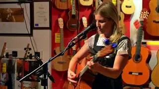 Coby Grant - Fix You (Coldplay Cover)   Live at Berlin Guitars 2019