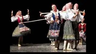 Na priadkoch vo Važci (Slovak folk song)