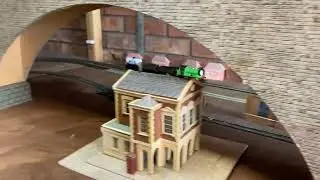 Hornby R9003 Thomas & Friends Train Set Video 2