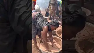 Tribes Apply Stone Powder on Their Body &ndash; But Why? 🤯