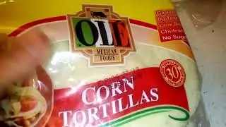 White corn shell chicken tacos