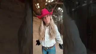 Эта фанатка #itsamandalee #cowgirl #onlyfarmer #whaletail #redhatcowgirl