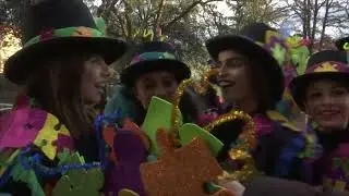 Prop de 400 persones han desfilat pels carrers de Montornès a la rua de Carnaval