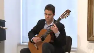 Como llora una Estrella (Antonio Carillo) played by David Strbac