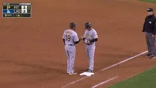 PIT@LAD: Moroff ties the game with first career hit