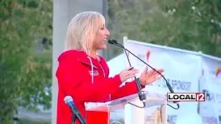 Walk for cancer survivors lights up night